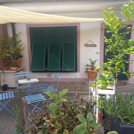 "La Casita", 2 Floors Apartment, Private Parking 1 Car Or 2 Bikes, Air-Cond And Terrace Livorno Kültér fotó